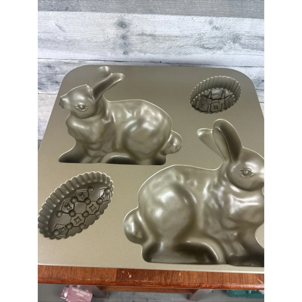 Nordic Ware Williams-Sonoma Cast Aluminum Easter Bunny & Egg 3D Cake Pan ~